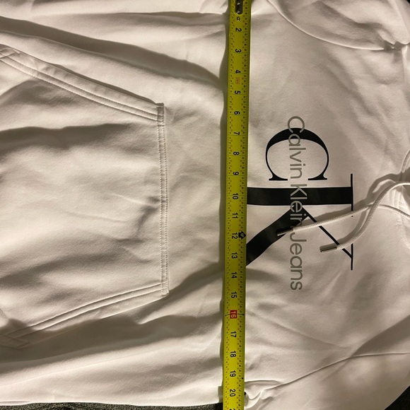 Calvin Klein Sweatshirt - Picture 5 of 6